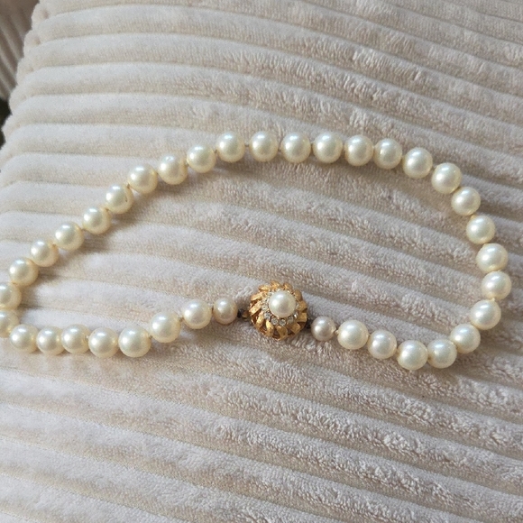 Jewelry - Vintage Pearl Choker Necklace